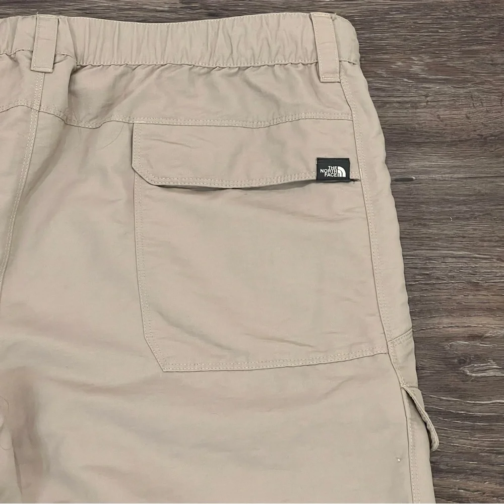 The North Face Paramount Mens‎ XL Convertible Hiking Khaki Belted Zip Off Pants